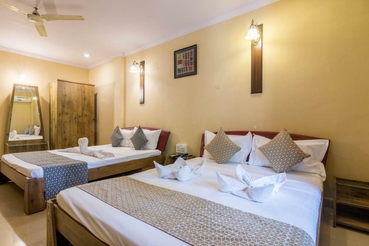 Dona Julia Beach Resort Калангут Экстерьер фото